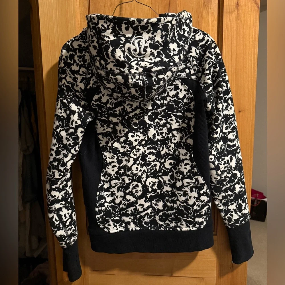 Lululemon Scuba Hoodie - Picture 3 of 3